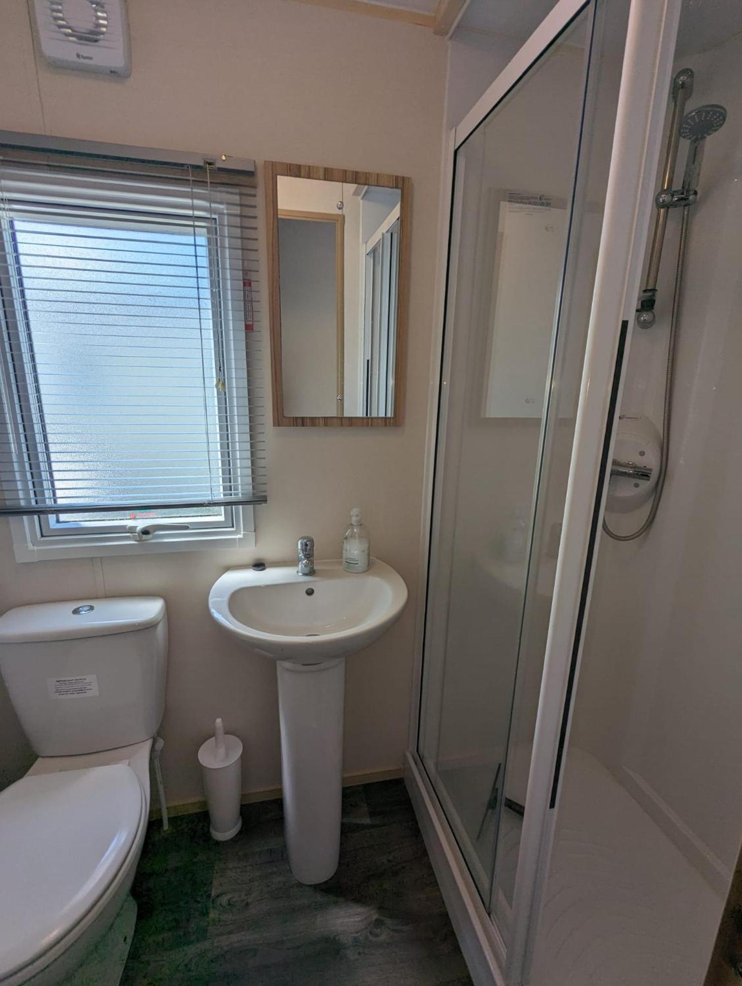 Lovely Bright Modern Caravan Swanage On Peaceful And Tranquil Holiday Park Luaran gambar
