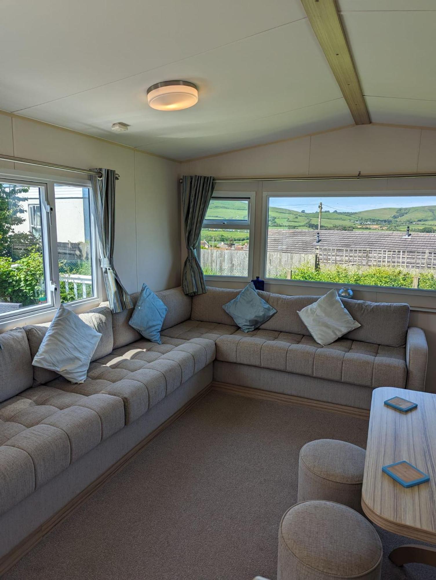 Lovely Bright Modern Caravan Swanage On Peaceful And Tranquil Holiday Park Luaran gambar