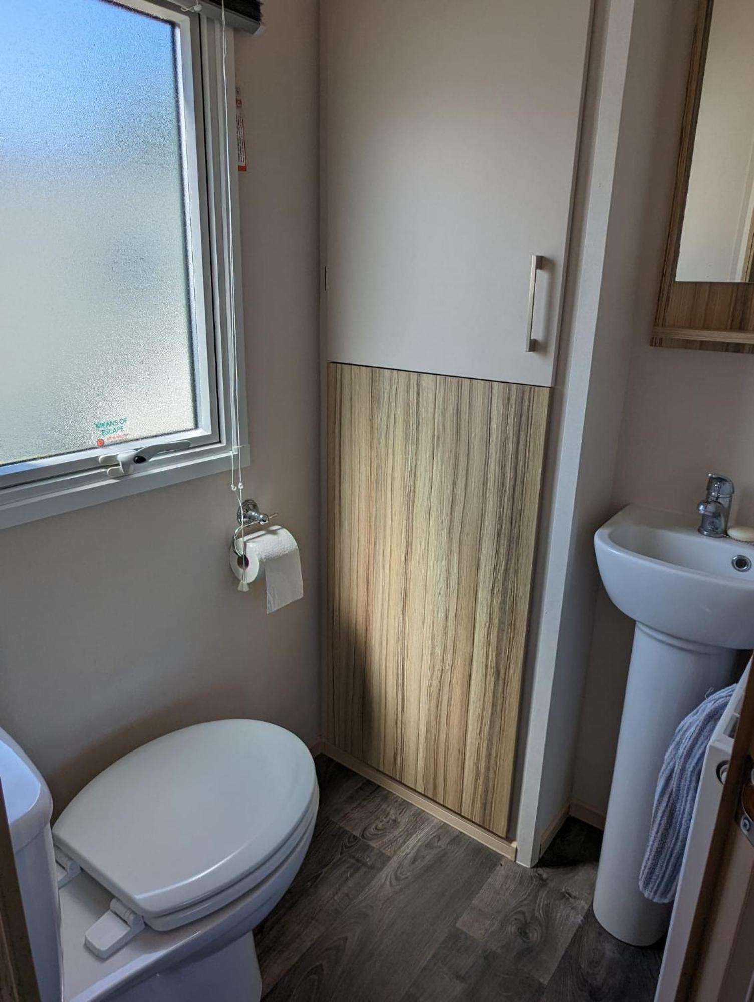 Lovely Bright Modern Caravan Swanage On Peaceful And Tranquil Holiday Park Luaran gambar
