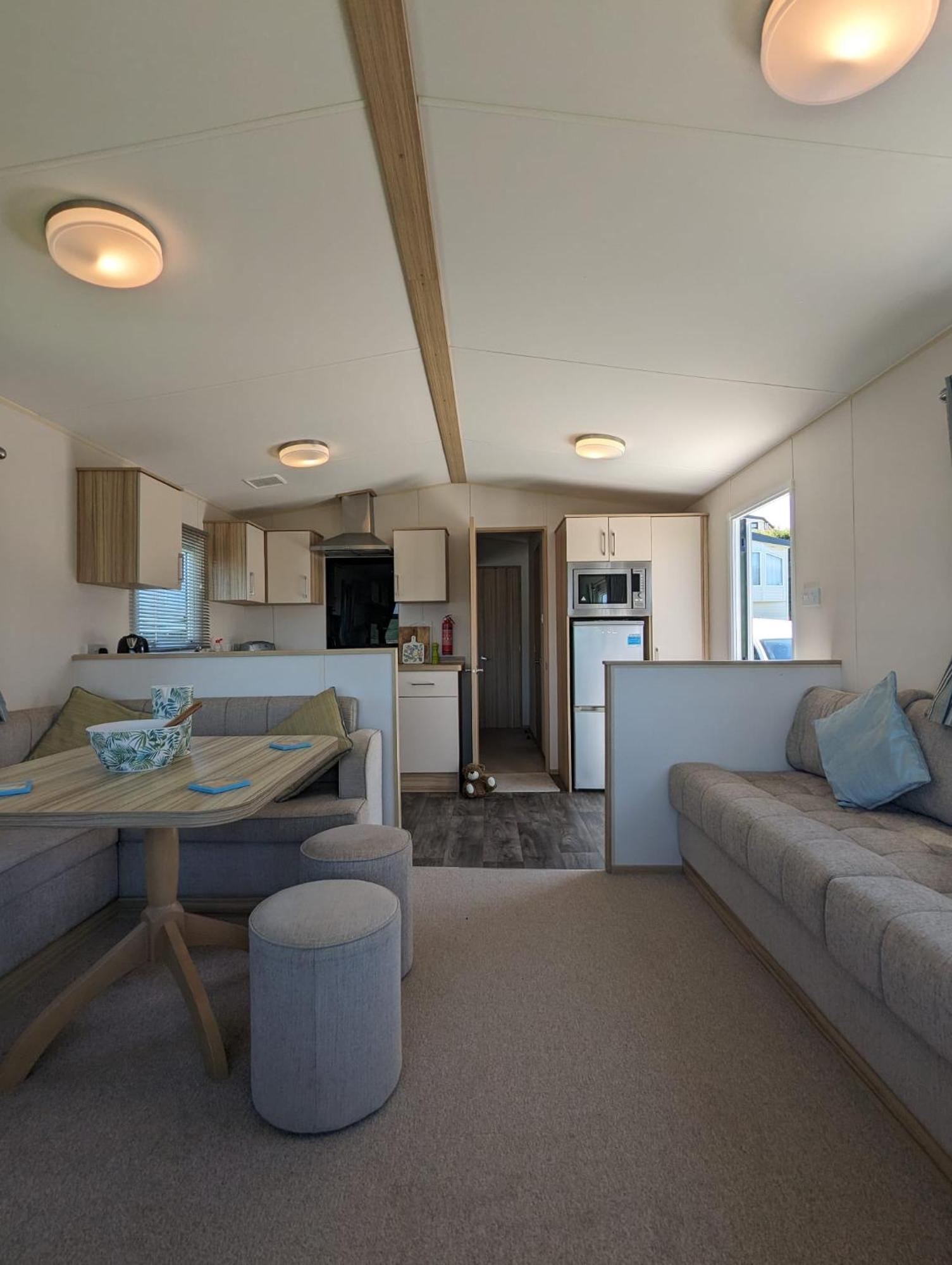 Lovely Bright Modern Caravan Swanage On Peaceful And Tranquil Holiday Park Luaran gambar