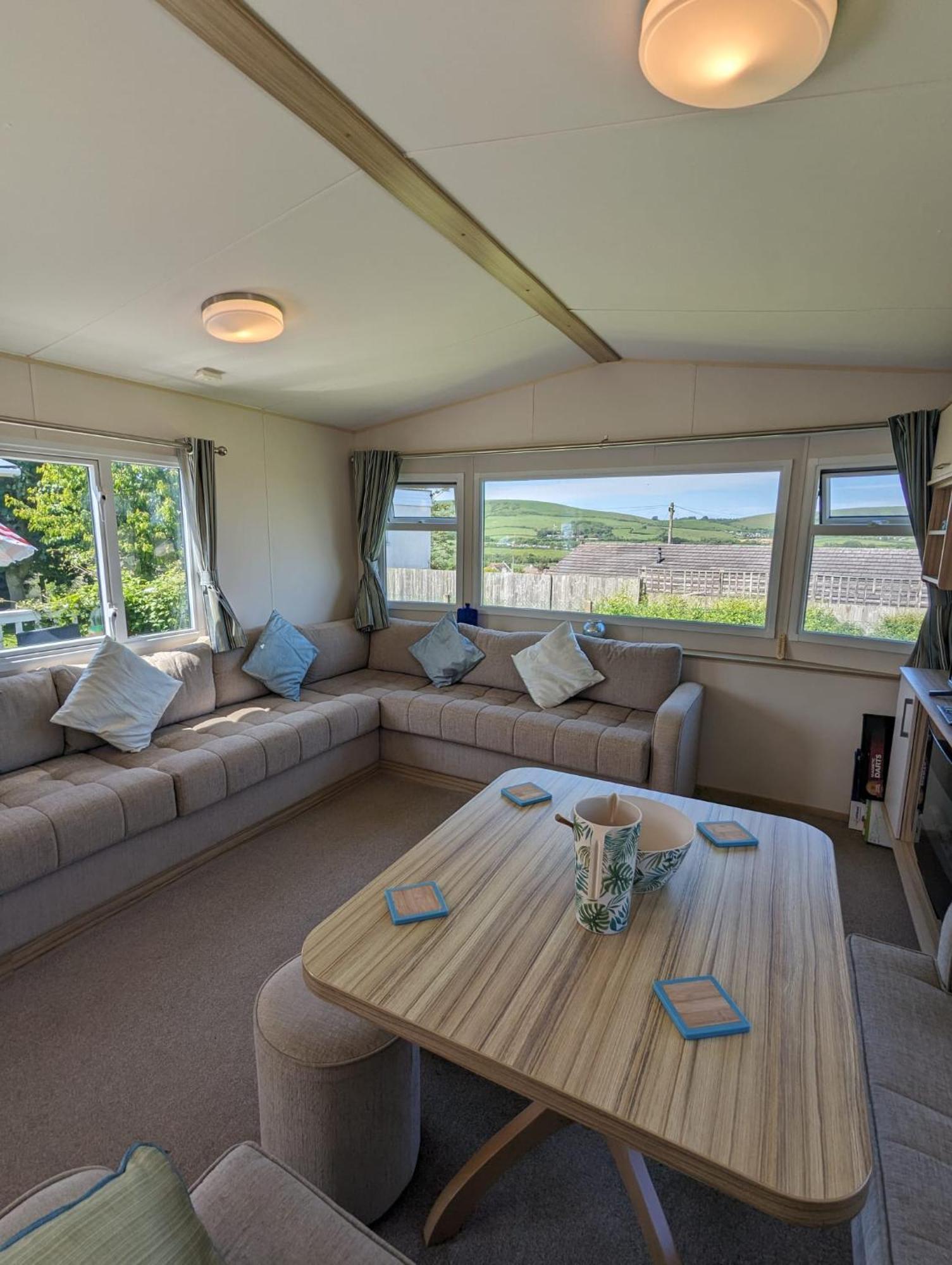 Lovely Bright Modern Caravan Swanage On Peaceful And Tranquil Holiday Park Luaran gambar