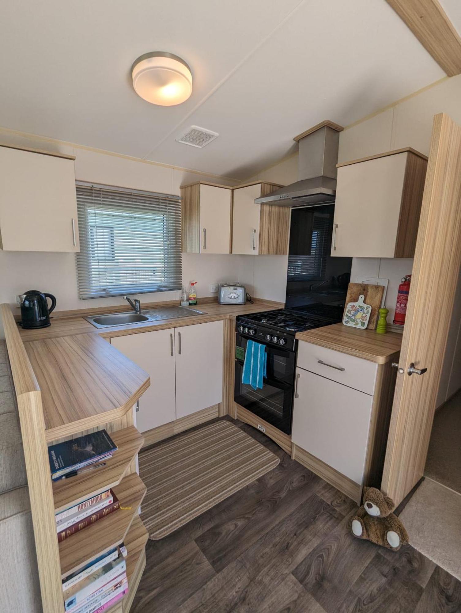 Lovely Bright Modern Caravan Swanage On Peaceful And Tranquil Holiday Park Luaran gambar